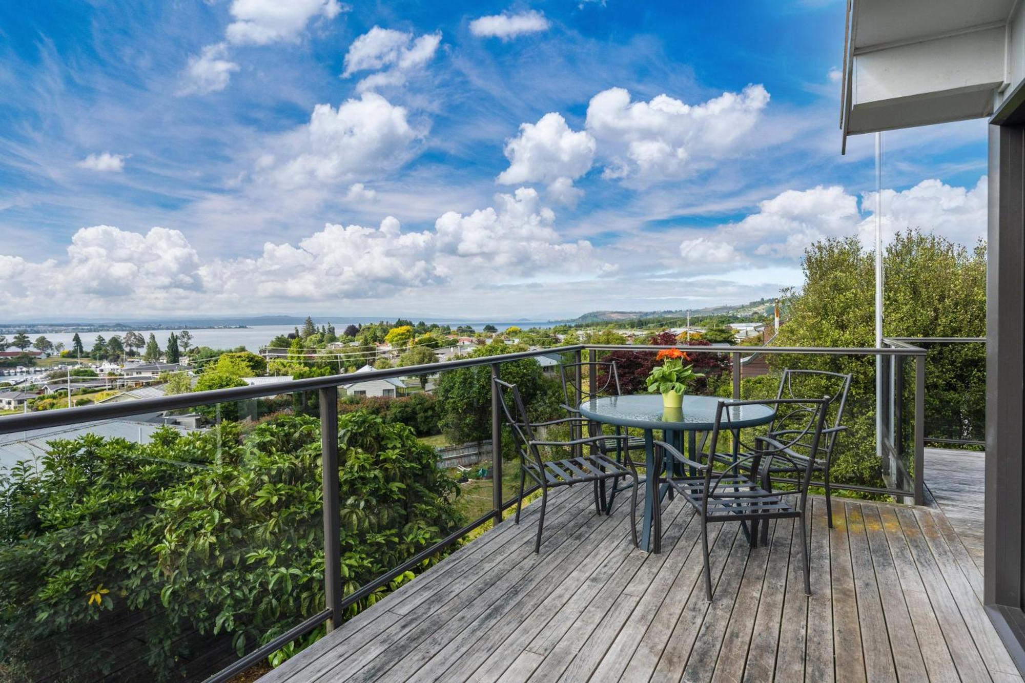 Ngaio Views - Lake Taupo Holiday Home Kültér fotó